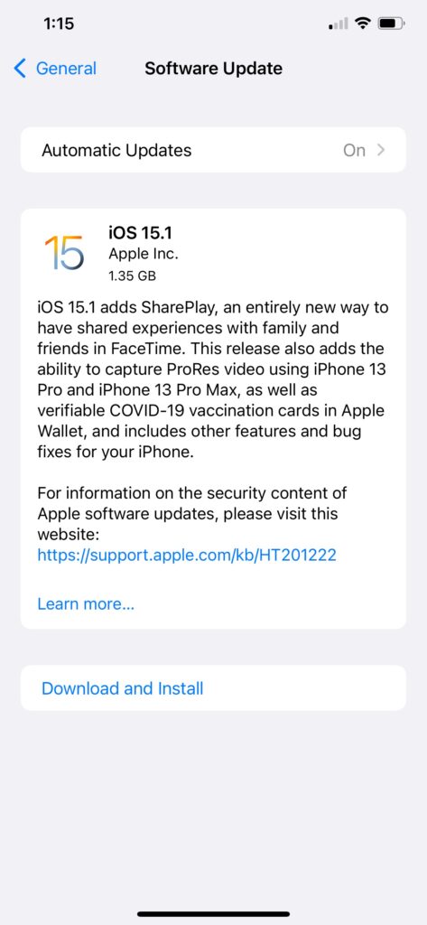 Apple пусна iOS 15.1